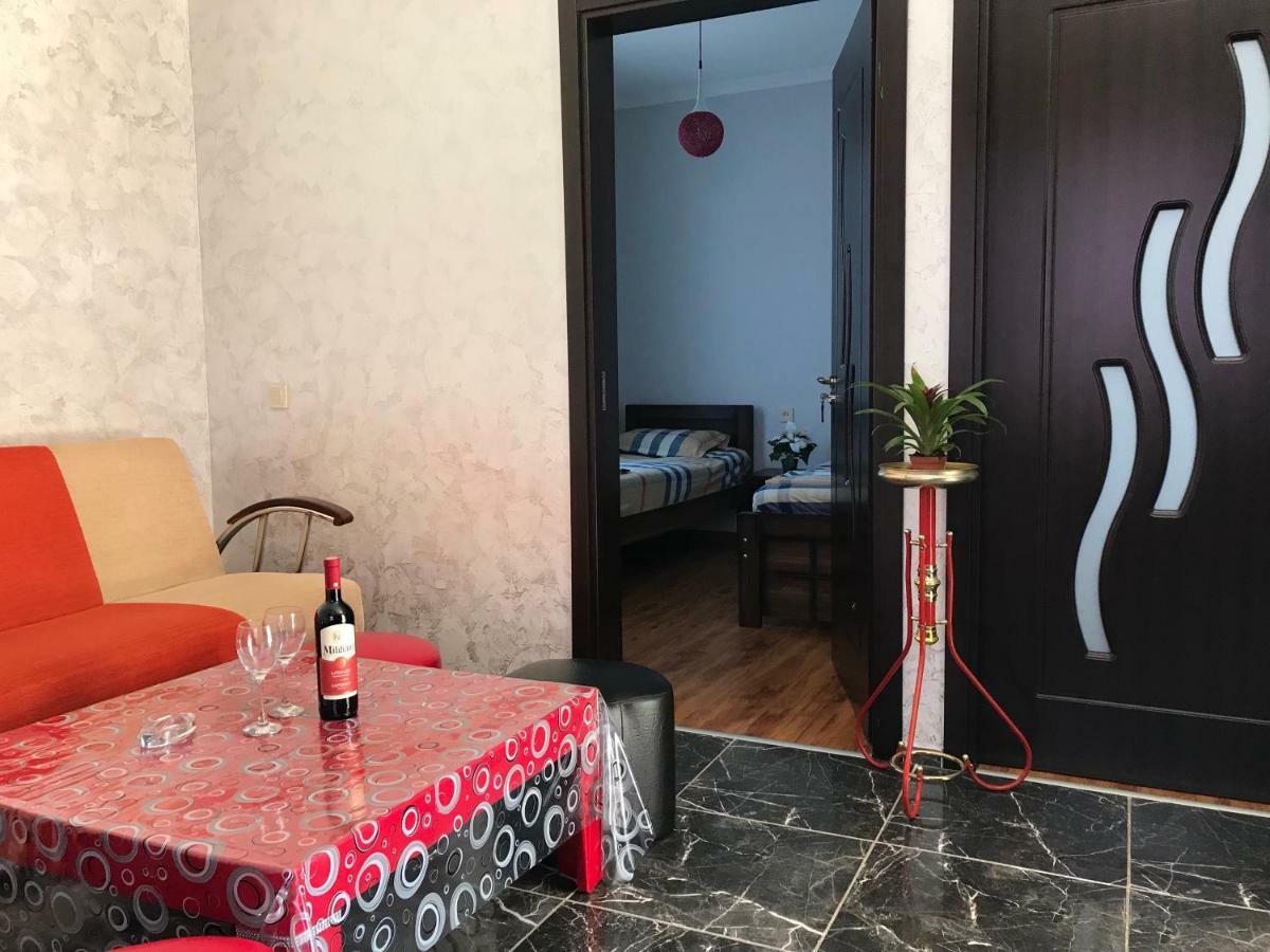 Guest House Chexovi 24 Кобулети Экстерьер фото