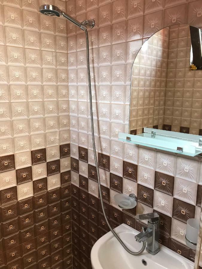 Guest House Chexovi 24 Кобулети Экстерьер фото
