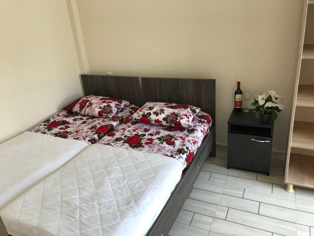 Guest House Chexovi 24 Кобулети Экстерьер фото