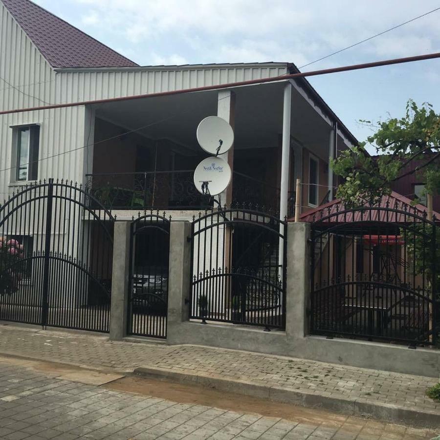 Guest House Chexovi 24 Кобулети Экстерьер фото